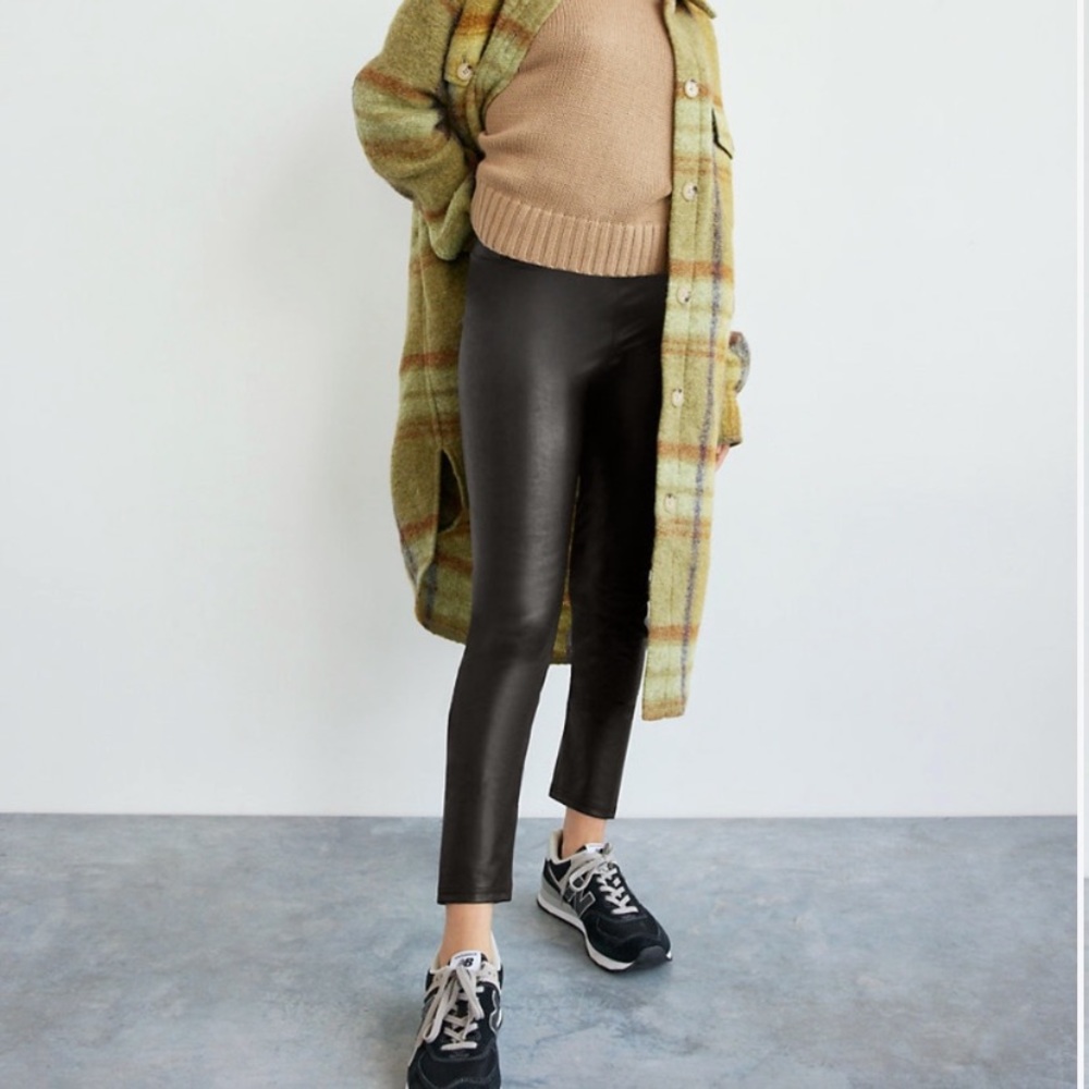 ARITZIA Wilfred free Daria vegan leather leggings